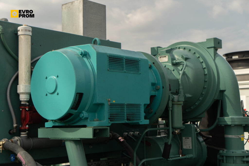 Kaltwassersatz YORK YK CF CG Q7 5CK F 2200 kW