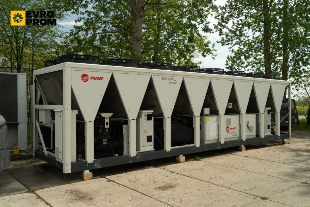 Aircooled chiller TRANE RTAF300 HSS XLN 1079 kW