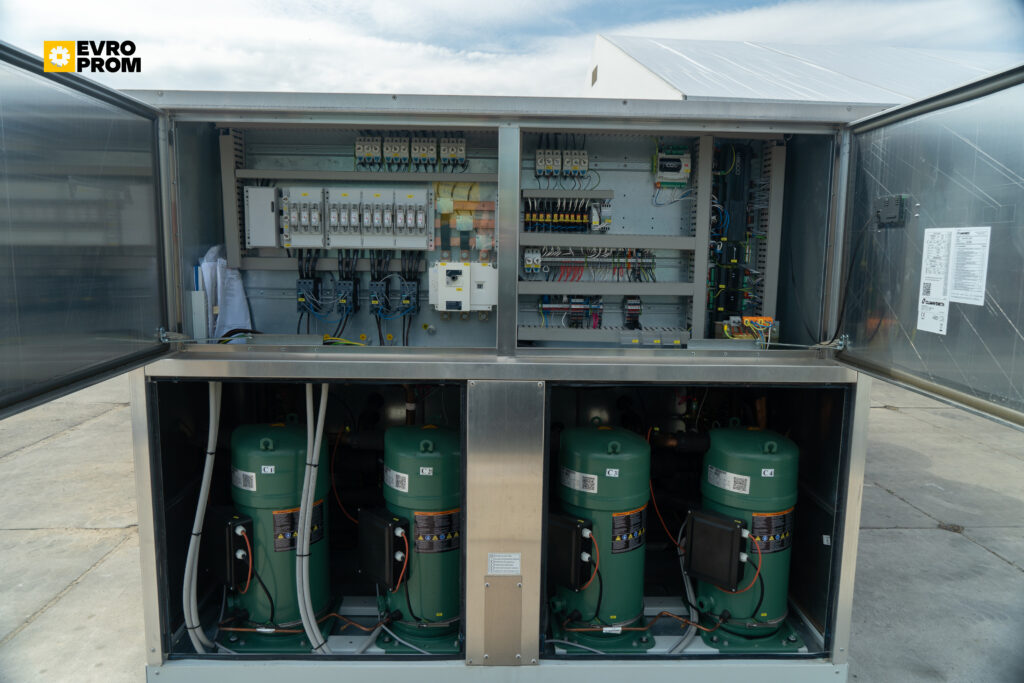 Kaltwassersatz/Wärmepumpe CLIMAVENETA NX N Y/CA 1104T 311 kW/327 kW