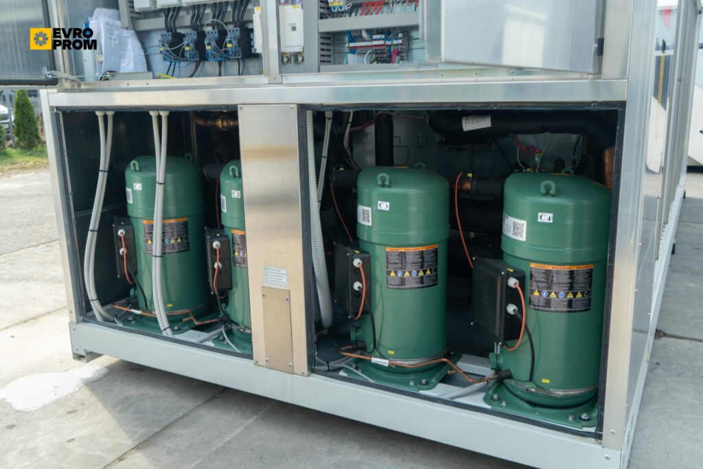 Kaltwassersatz/Wärmepumpe CLIMAVENETA NX N Y/CA 1104T 311 kW/327 kW