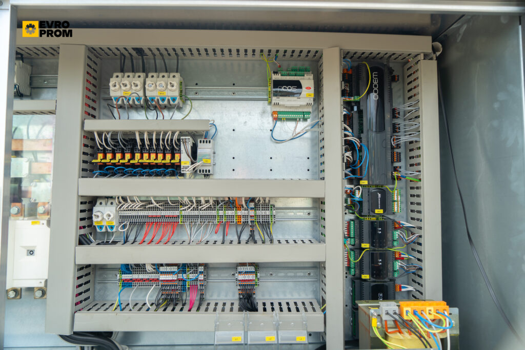 Kaltwassersatz/Wärmepumpe CLIMAVENETA NX N Y/CA 1104T 311 kW/327 kW