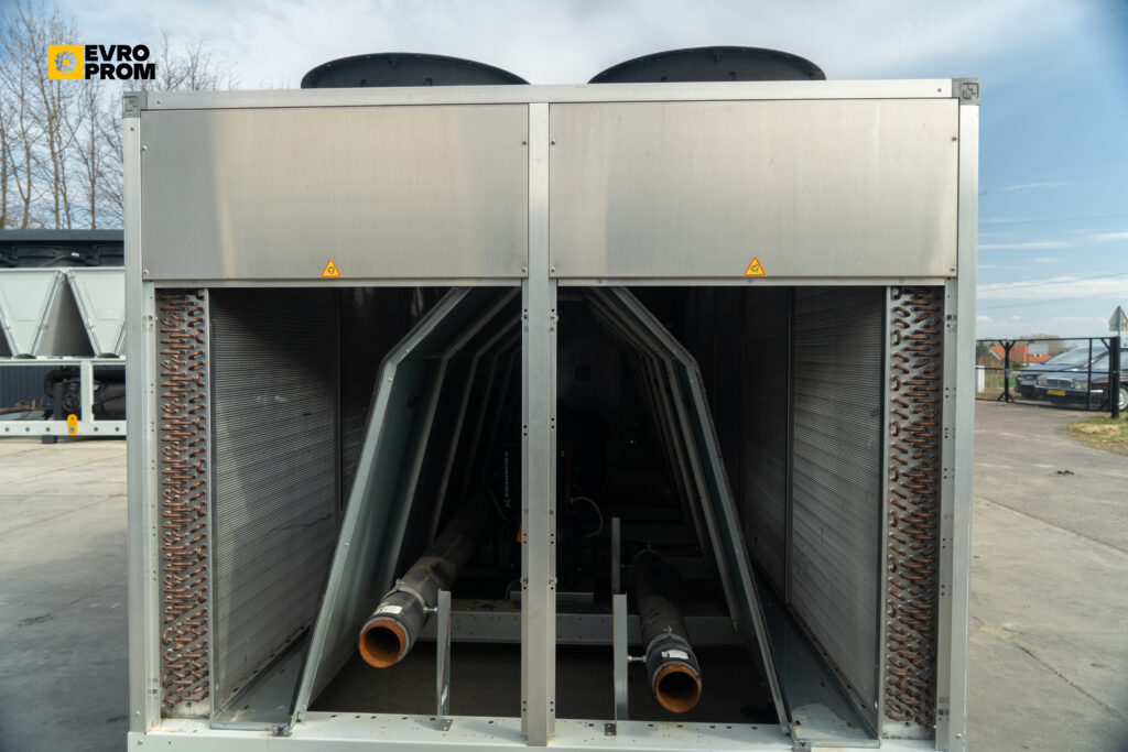 Kaltwassersatz/Wärmepumpe CLIMAVENETA NX N Y/CA 1104T 311 kW/327 kW
