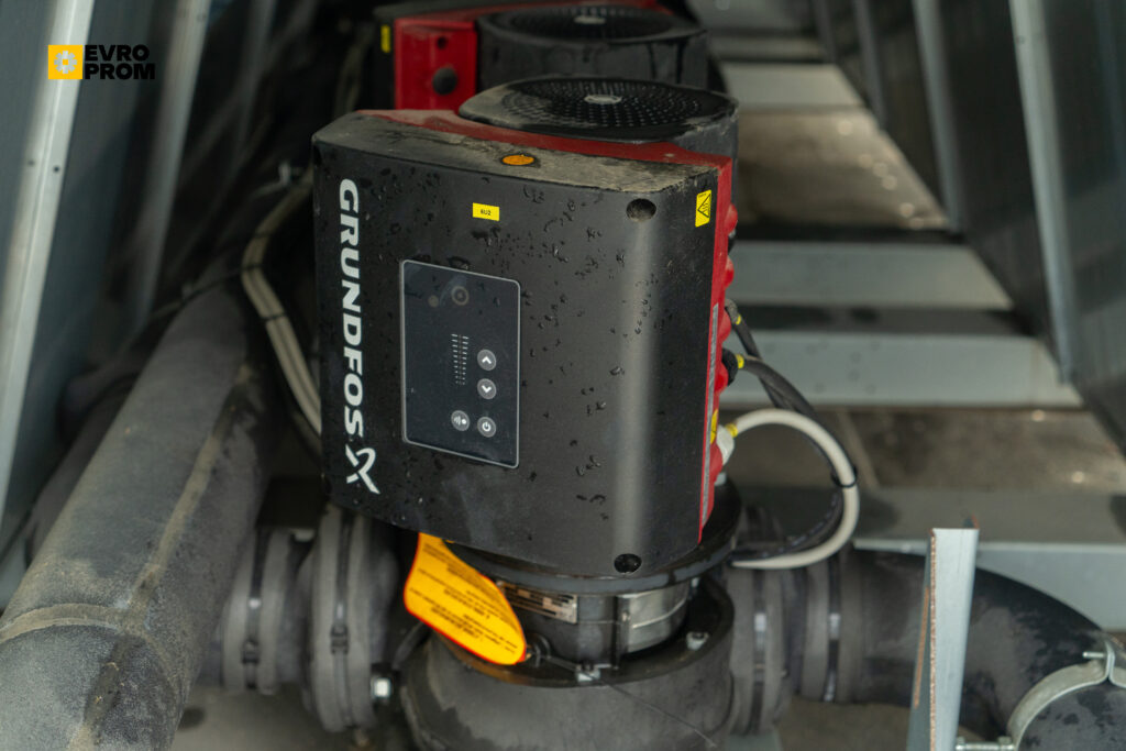 Kaltwassersatz/Wärmepumpe CLIMAVENETA NX N Y/CA 1104T 311 kW/327 kW