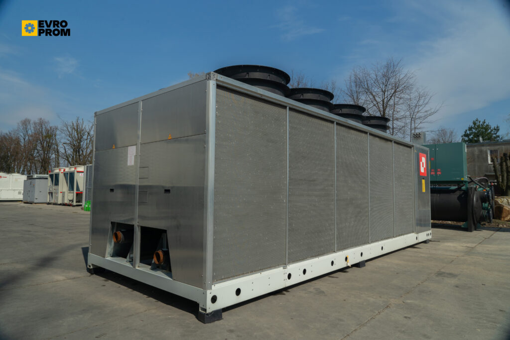 Kaltwassersatz/Wärmepumpe CLIMAVENETA NX N Y/CA 1104T 311 kW/327 kW