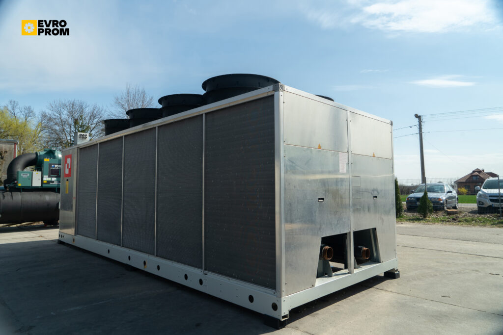 Kaltwassersatz/Wärmepumpe CLIMAVENETA NX N Y/CA 1104T 311 kW/327 kW