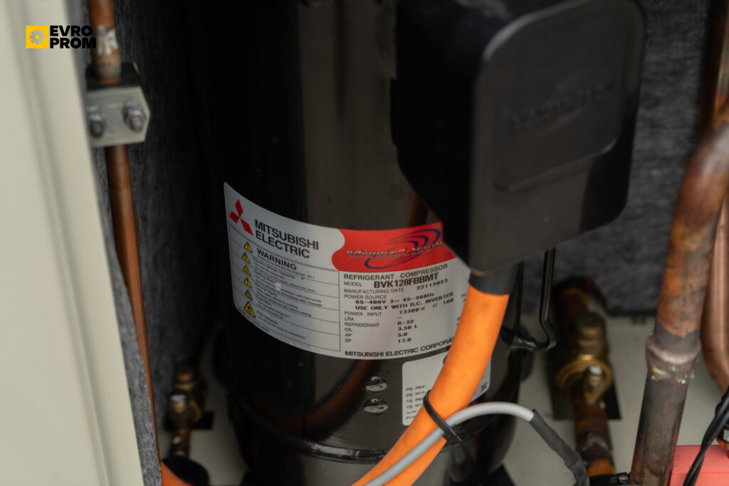 Чіллер/Тепловий насос CLIMAVENETA MEHP IS G07 0071 60.1 кВт/69.9 кВт