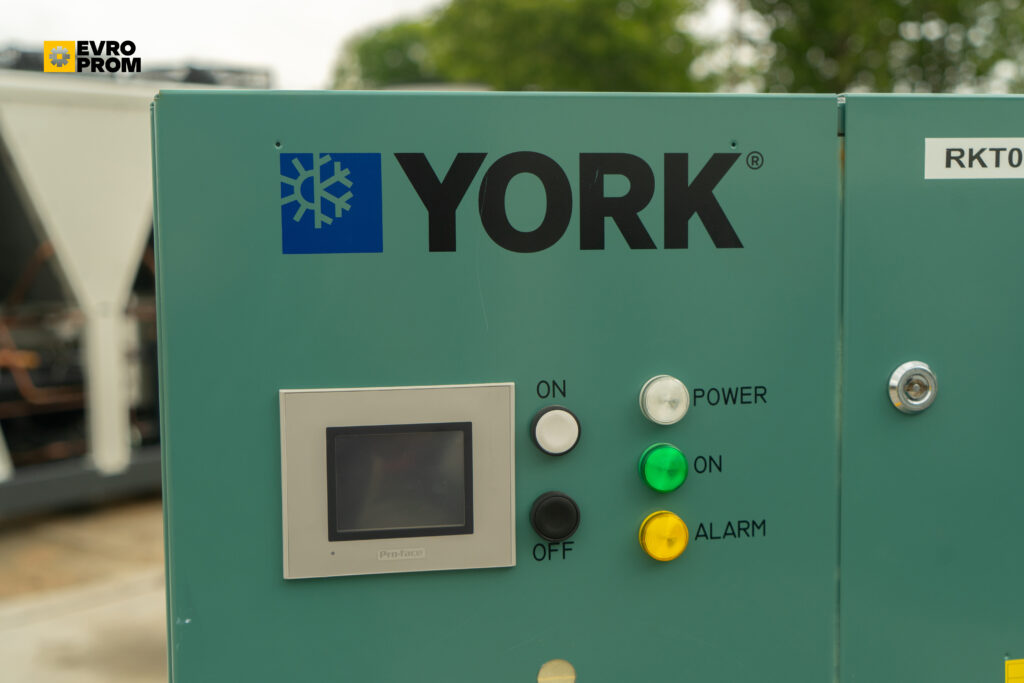 Kaltwassersatz York YCSE0181 180 kW