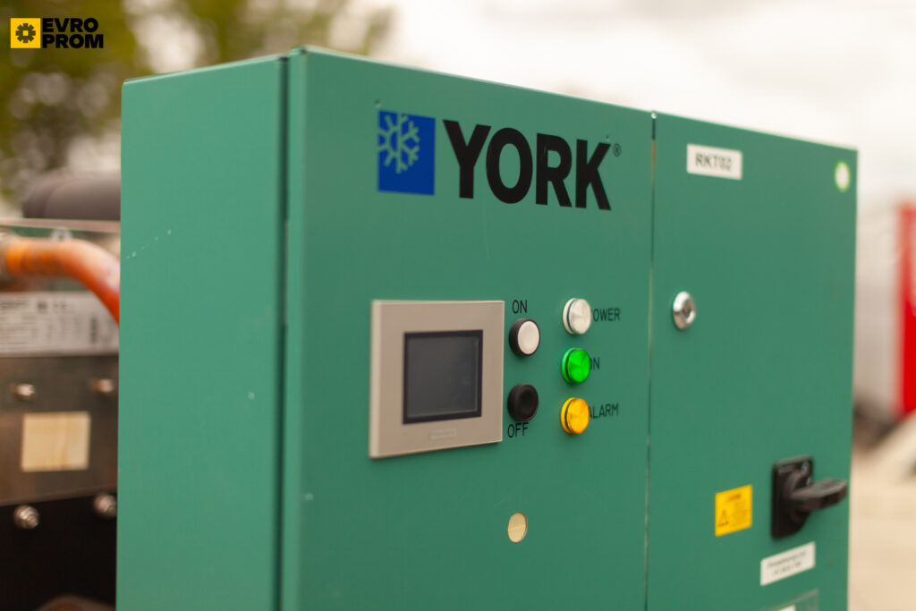Kaltwassersatz York YCSE0181 180 kW