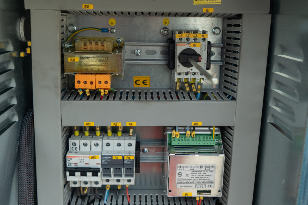 Чиллер/Тепловой насос EMICON PAE 361 KA 22 кВт/25 кВт