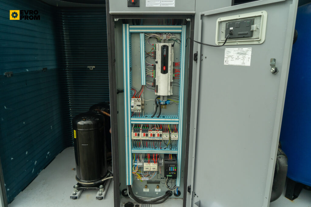 Чиллер/Тепловой насос SYSTEMAIR SYSAQUA65 H 2P SP FSC SYS AVM T VC 65.8 кВт/69.6 кВт