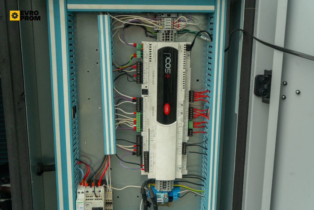 Чиллер/Тепловой насос SYSTEMAIR SYSAQUA65 H 2P SP FSC SYS AVM T VC 65.8 кВт/69.6 кВт