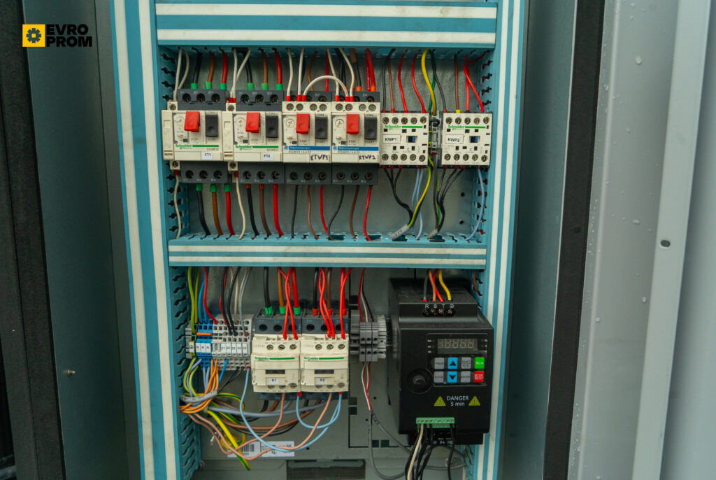 Чиллер/Тепловой насос SYSTEMAIR SYSAQUA65 H 2P SP FSC SYS AVM T VC 65.8 кВт/69.6 кВт