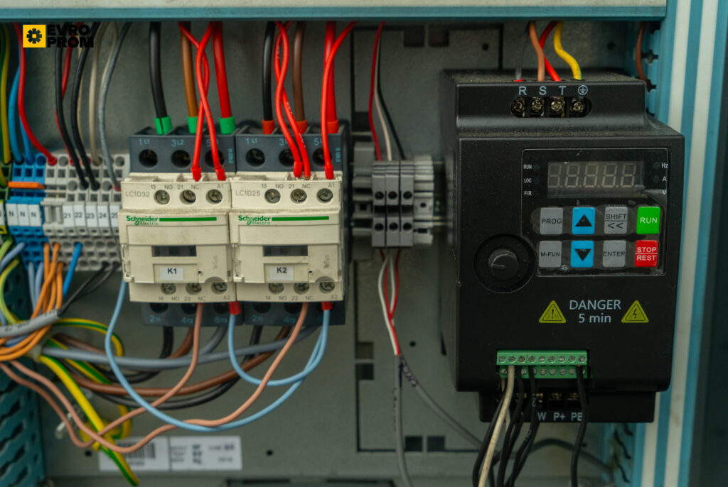 Чиллер/Тепловой насос SYSTEMAIR SYSAQUA65 H 2P SP FSC SYS AVM T VC 65.8 кВт/69.6 кВт