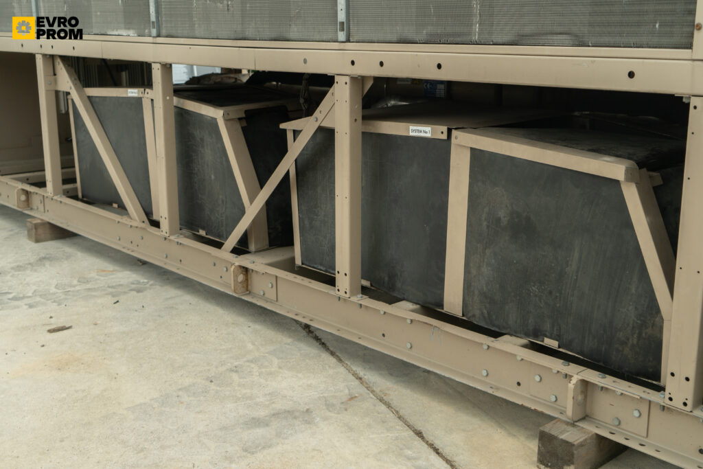 Kaltwassersatz YORK YCAS0475EB 446 kW