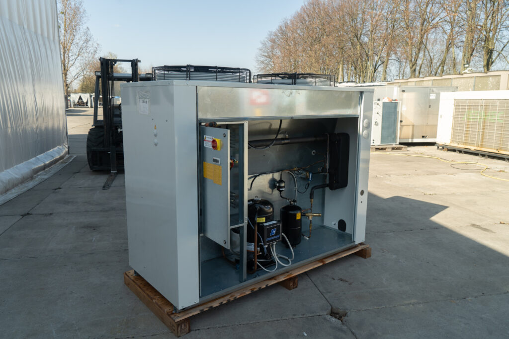 Чиллер/Тепловой насос EMICON PAE 361 KA 22 кВт/25 кВт