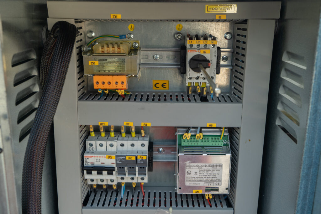 Чиллер/Тепловой насос EMICON PAE 361 KA 22 кВт/25 кВт