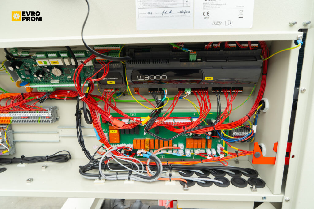 Чиллер/Тепловой насос CLIMAVENETA MEHP IS G07 0071 60.1 кВт/69.9 кВт