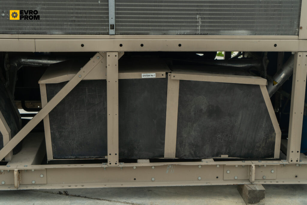 Kaltwassersatz YORK YCAS0475EB 446 kW