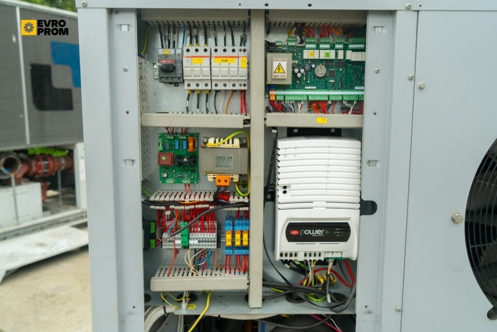 Чиллер/Тепловой насос SYSTEMAIR SYSCROLL 20 AIR EVO HP 20 кВт/20 кВт