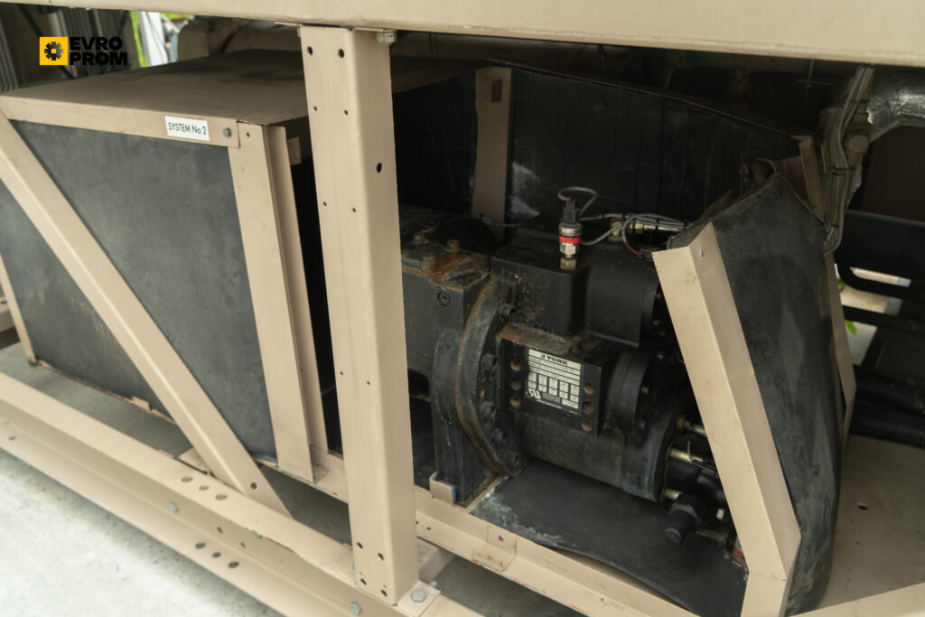 Kaltwassersatz YORK YCAS0475EB 446 kW