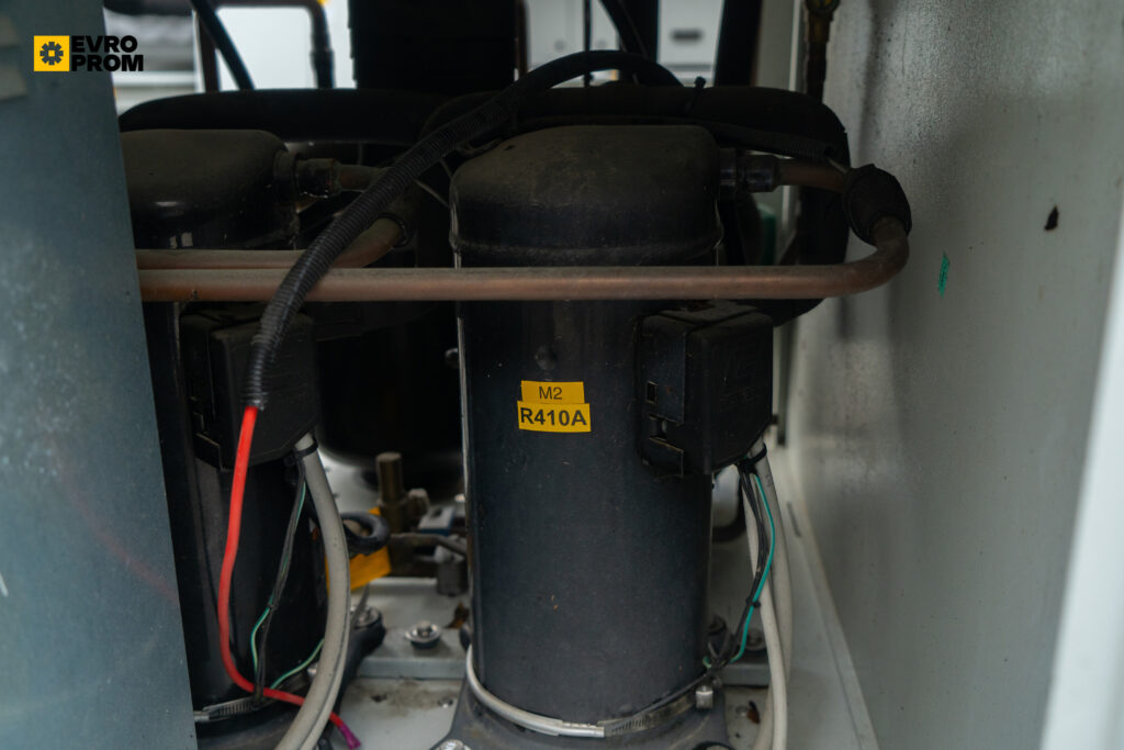 Aircooled chiller/Heat pump BLUEBOX GEYSER 2 MT 52 54.3 kW / 45.6 kW
