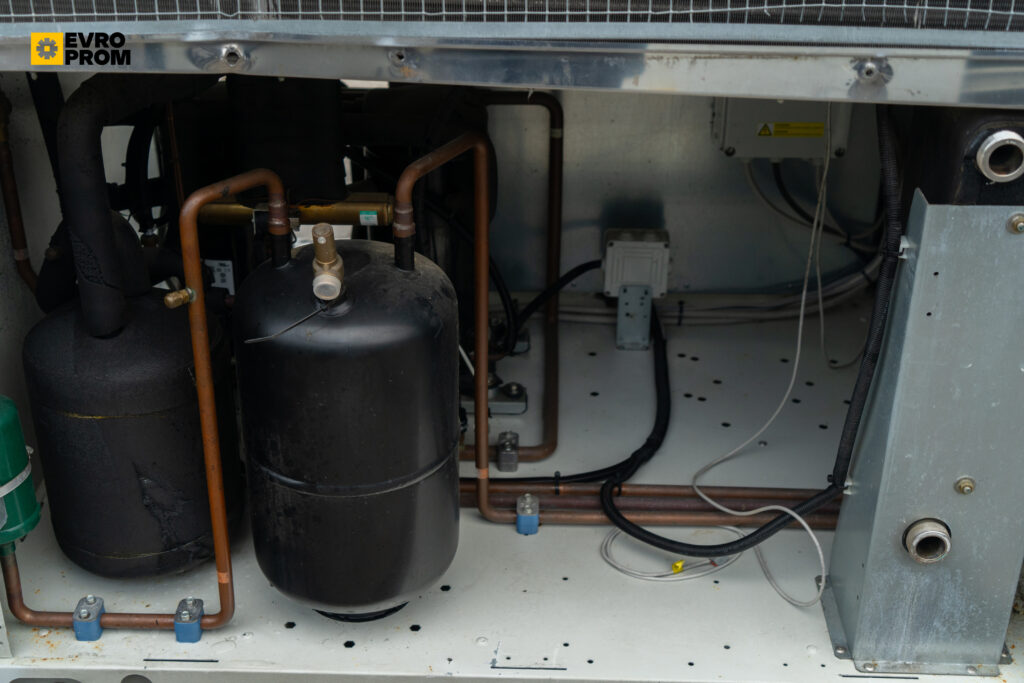 Aircooled chiller/Heat pump BLUEBOX GEYSER 2 MT 52 54.3 kW / 45.6 kW