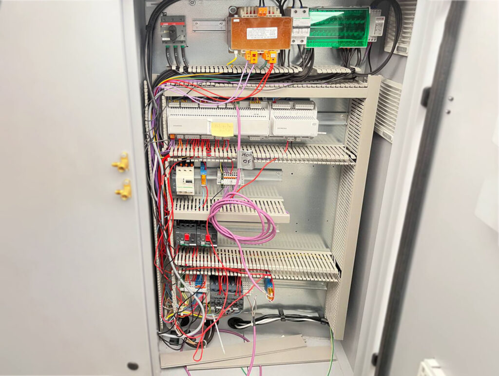 Чиллер/Тепловой насос SYSTEMAIR AQR290-H050.PROTO 46/54 кВт