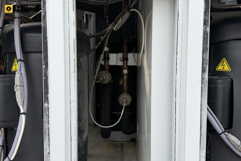 Aircooled chiller CARRIER 30RBS 160A0234 PE 156 KW