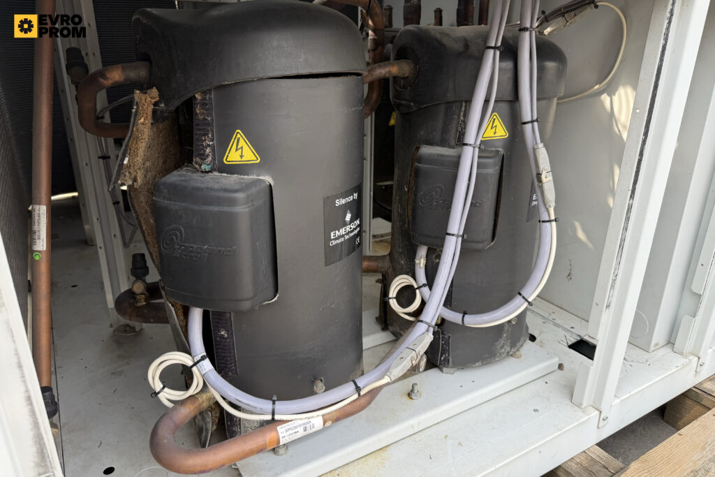 Aircooled chiller CARRIER 30RBS 160A0234 PE 156 KW