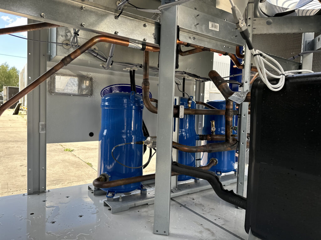 Kaltwassersatz CARRIER 30RB100R 100 kW