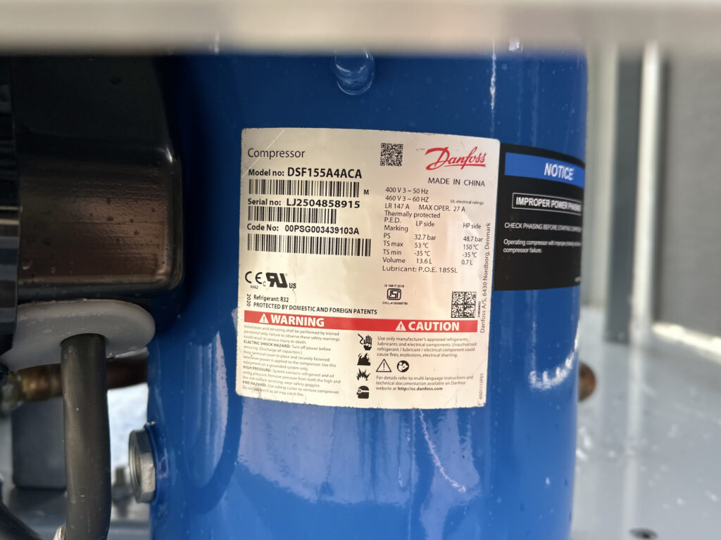 Kaltwassersatz CARRIER 30RB100R 100 kW