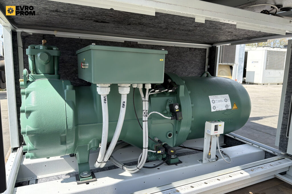 Aircooled chiller CLIMAVENETA FX G04 A 0751 112 kW