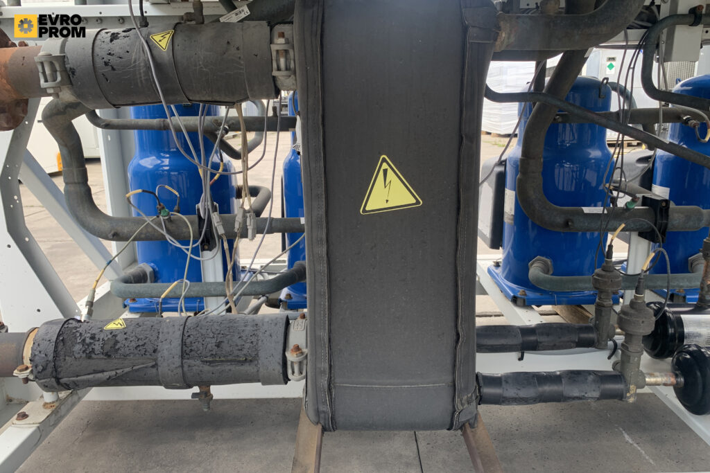 Aircooled chiller CARRIER 30RBP 260 0014 PE 261 KW
