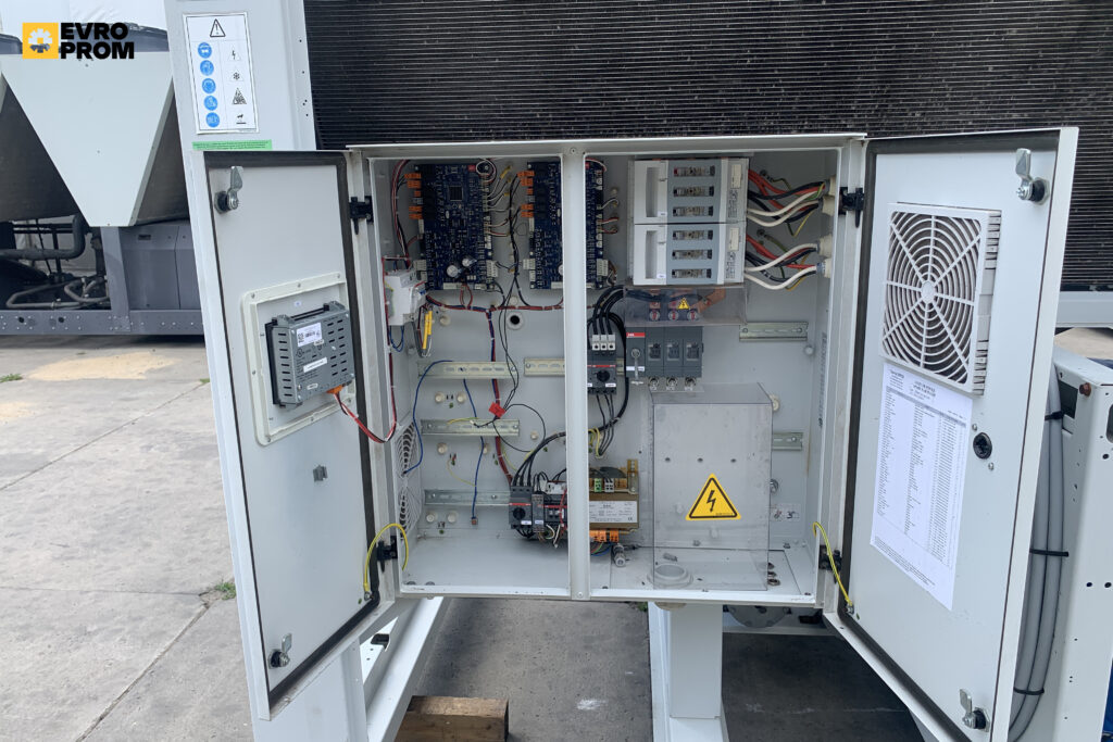 Aircooled chiller CARRIER 30RBP 260 0014 PE 261 KW