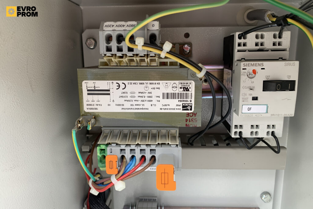 Чіллер CARRIER 30HXC130 A0671 PE 449 кВт