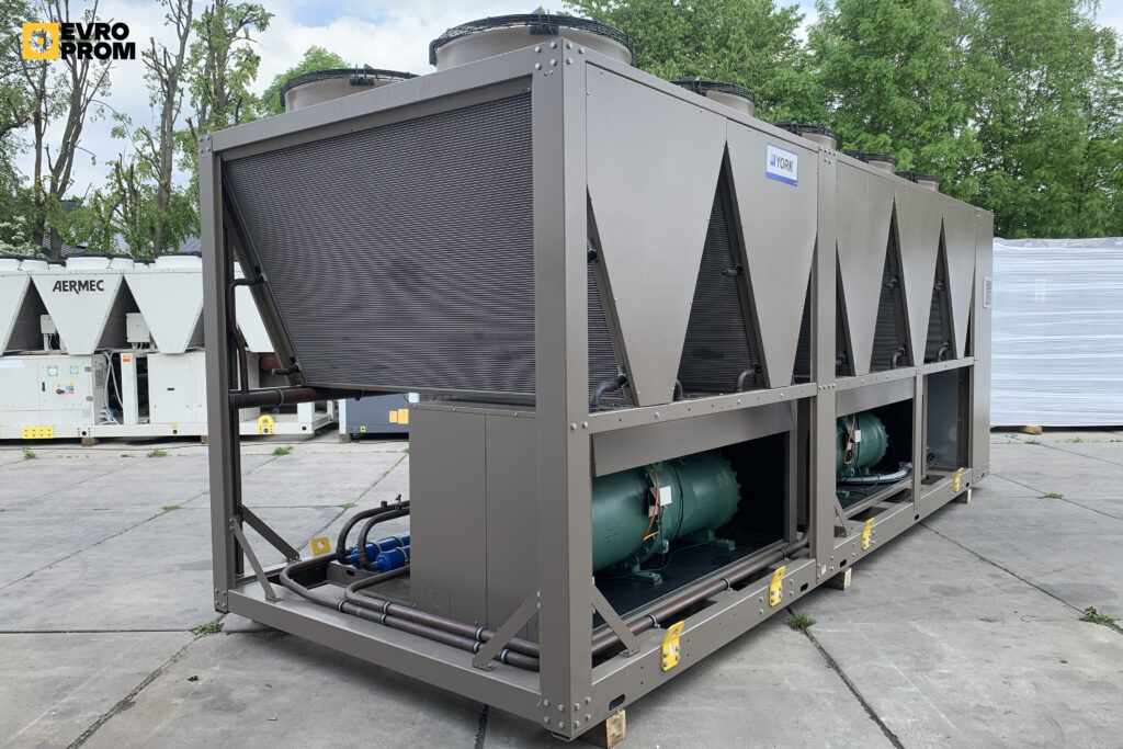 Aircooled chiller YORK YGT550HE 535.3 KW