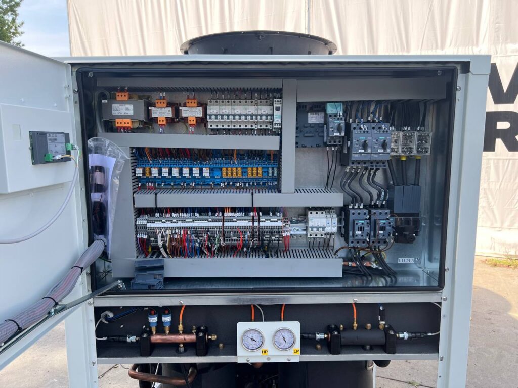 ЧИЛЛЕР/ТЕПЛОВОЙ НАСОС EMICON 1LHE1152HEXR4U0X1A 91.2/112 кВт