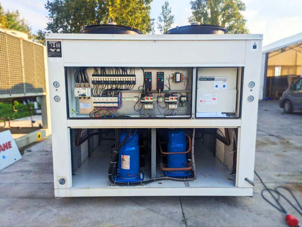 Чиллер Trane ECGAN700 181 кВт