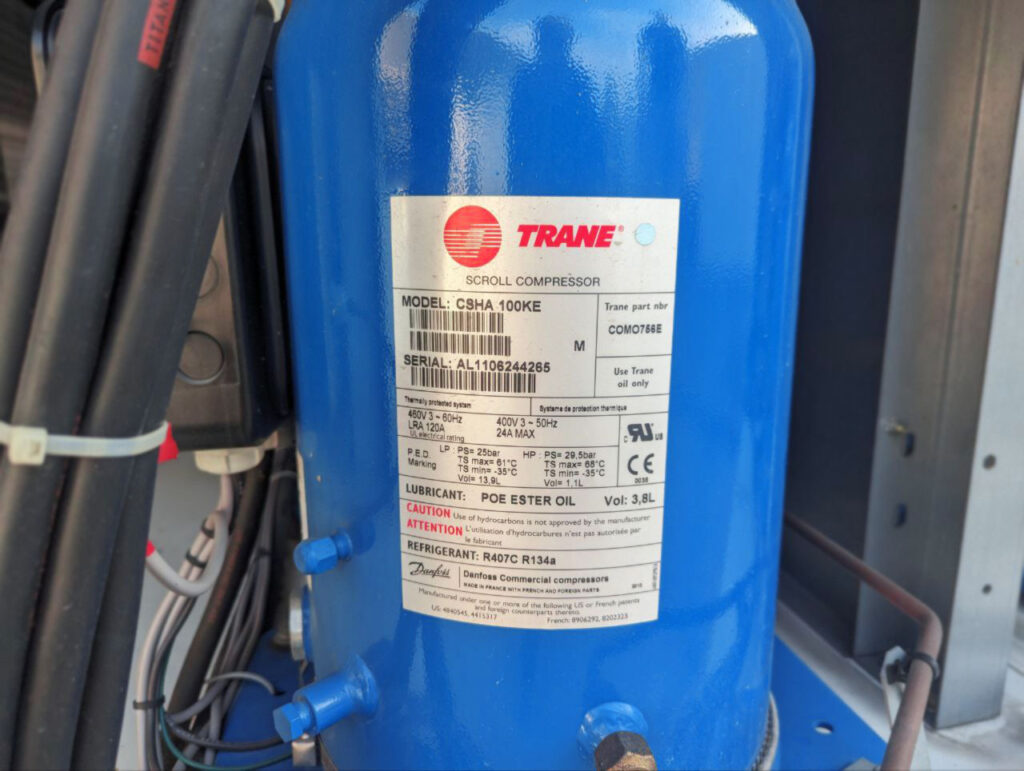 Чиллер Trane ECGAN700 181 кВт