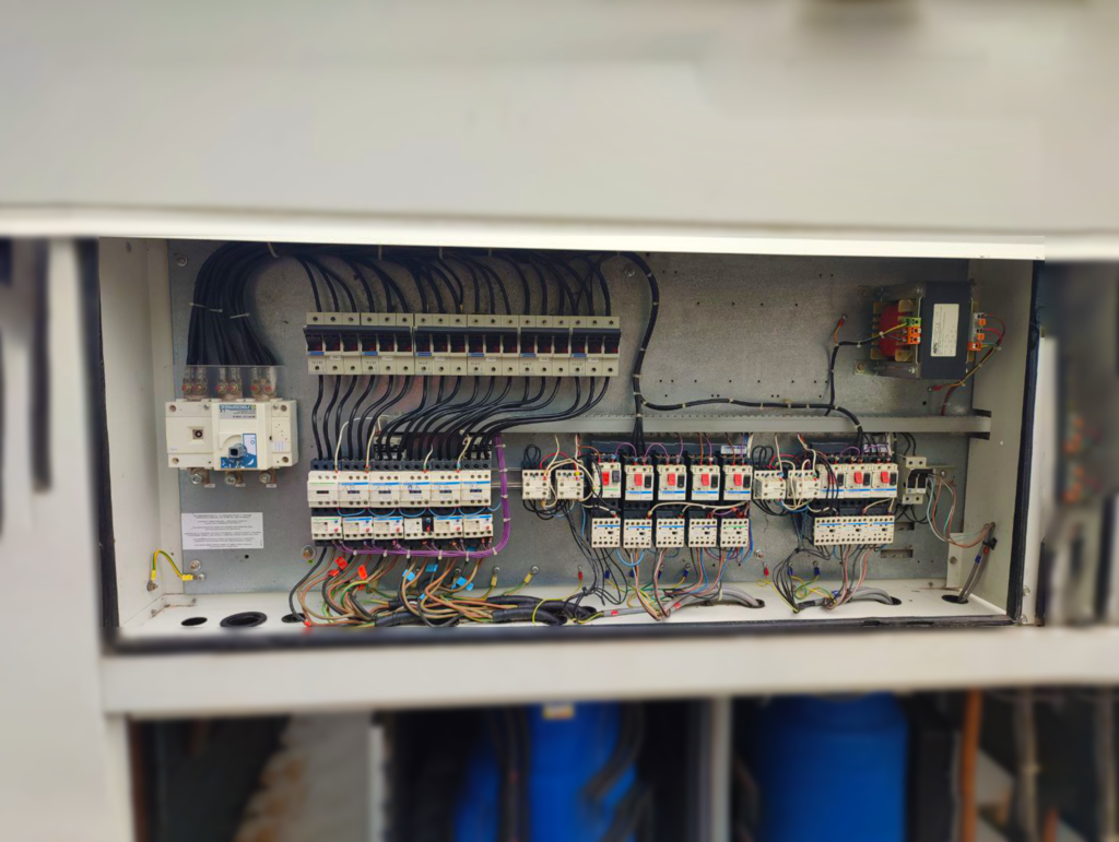 Чиллер Trane ECGAN900E 241 кВт