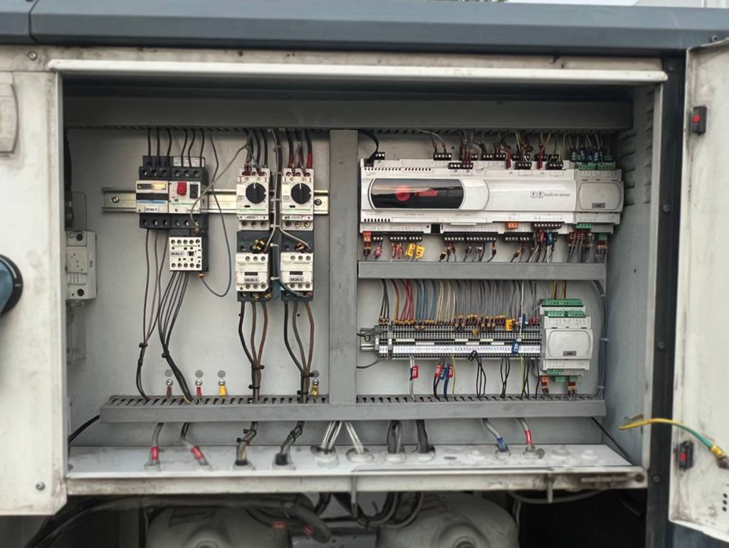 Чиллер Trane CGAX 060 SE SN 164 кВт