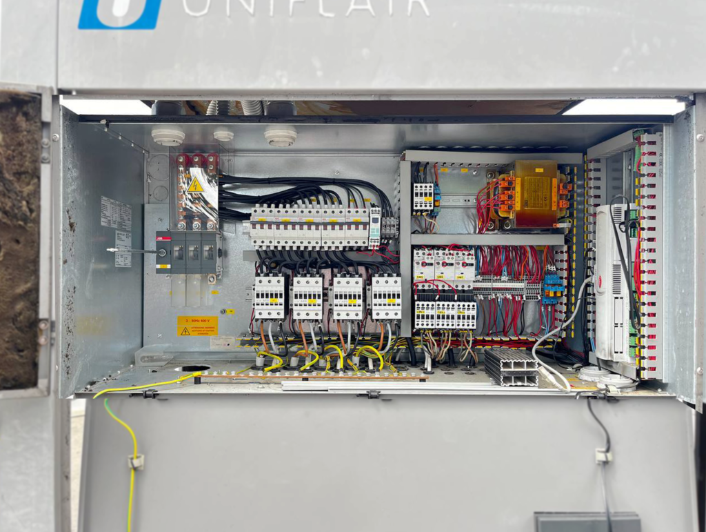 Чиллер UNIFLAIR ARAF1084A URV 224 кВт
