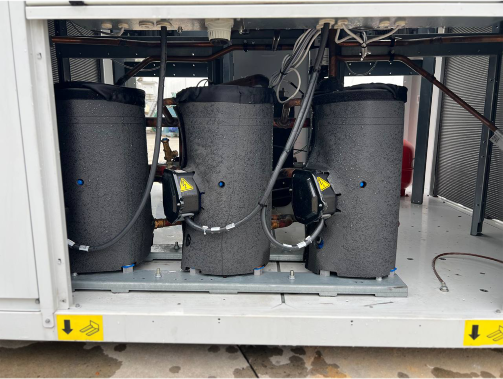 AIRCOOLED CHILLER Carrier 30 RB 100R 107 KW