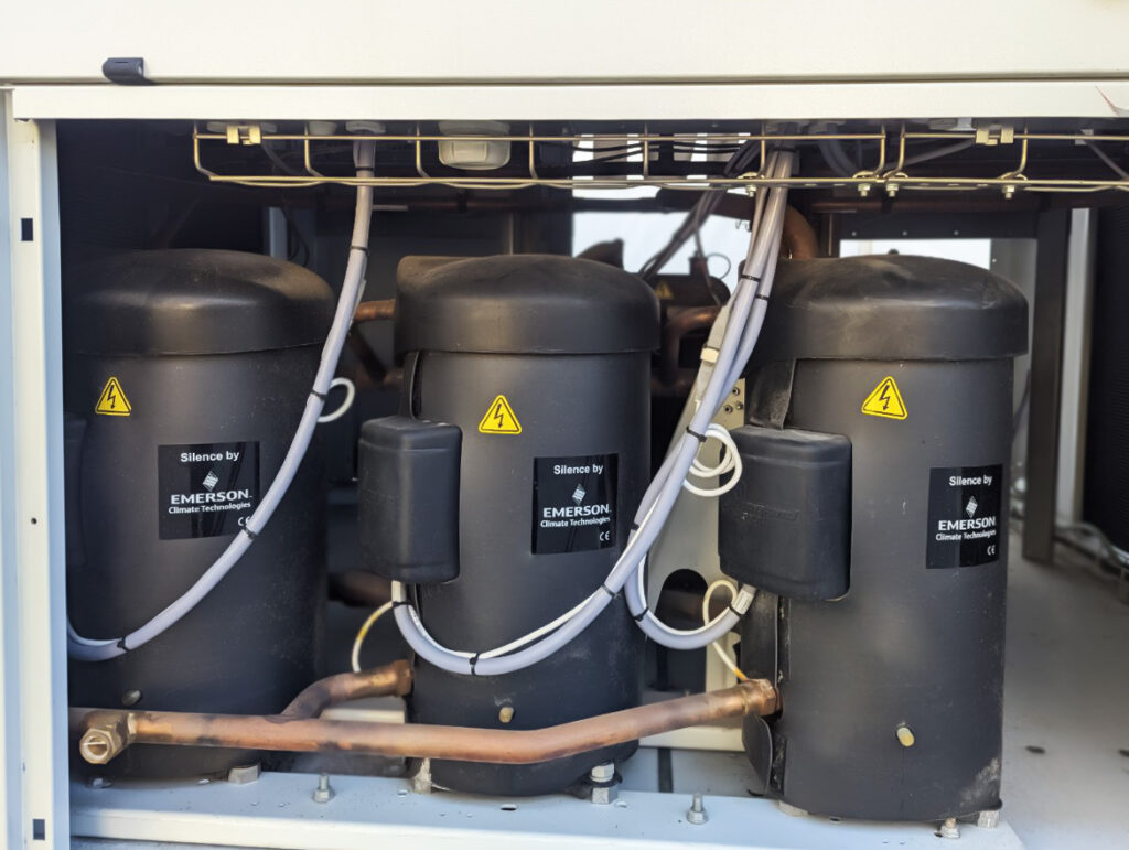KALTWASSERSATZ CARRIER 30RBSY 87 KW
