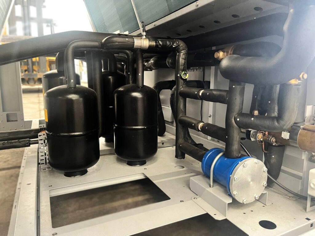 Чиллер Systemair SYSAQUA 320 HP R32 320 кВт