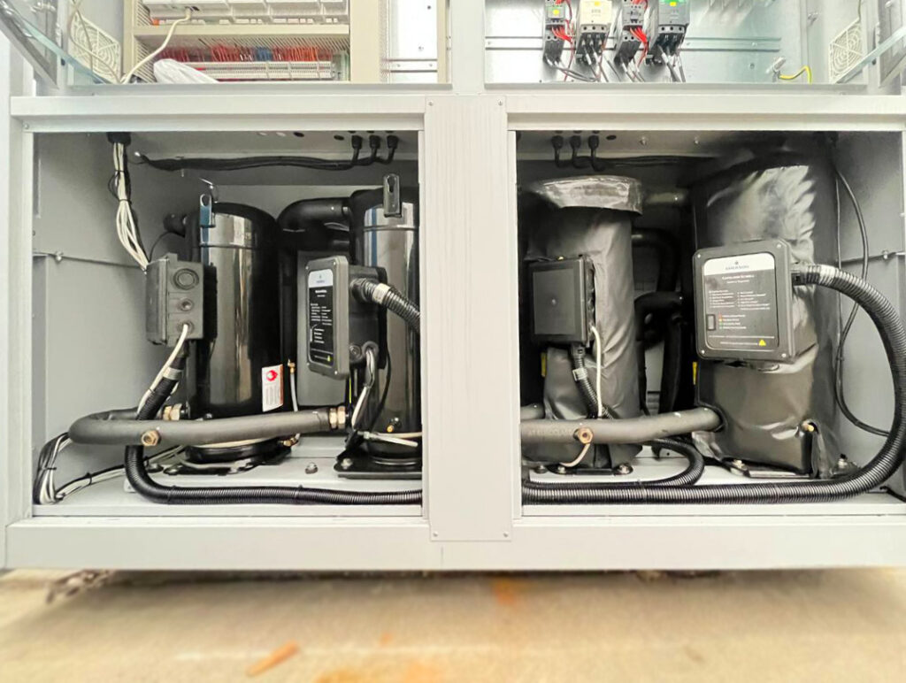 Чиллер Systemair SYSAQUA 320 HP R32 320 кВт