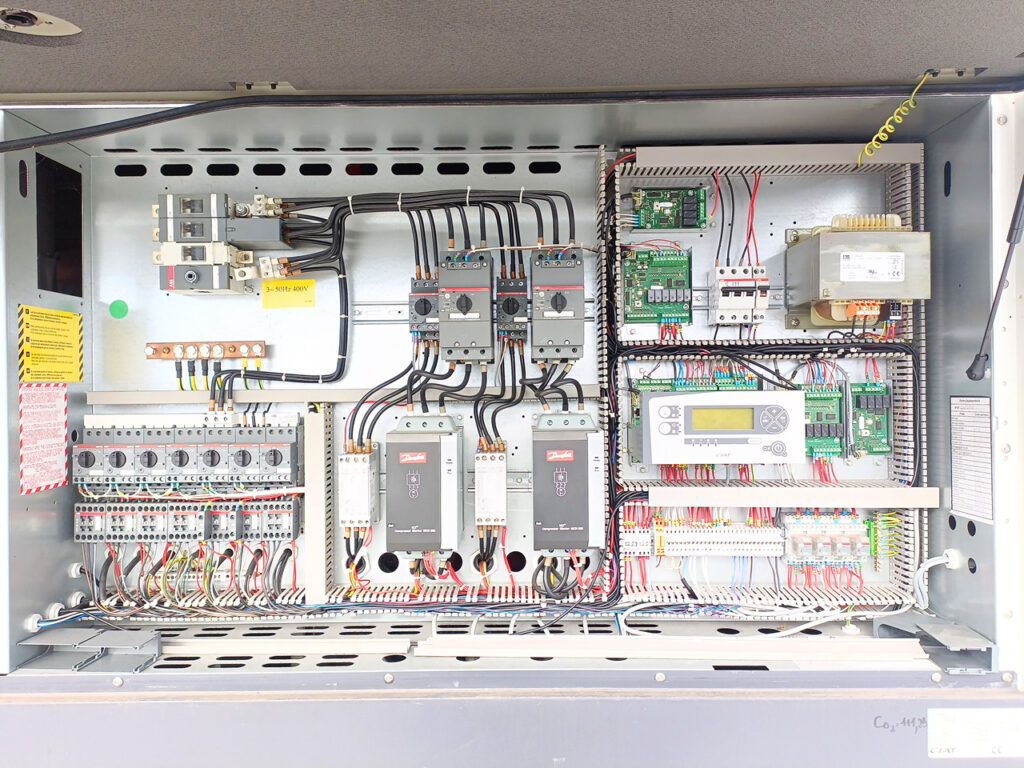 CHILLER/POMPA CIEPŁA CIAT ILDC 900V 239/249 KW