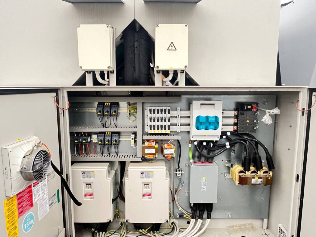 AGREGAT WODY LODOWEJ/POMPA CIEPŁA DAIKIN EWYD250BZSL 248/270 kW