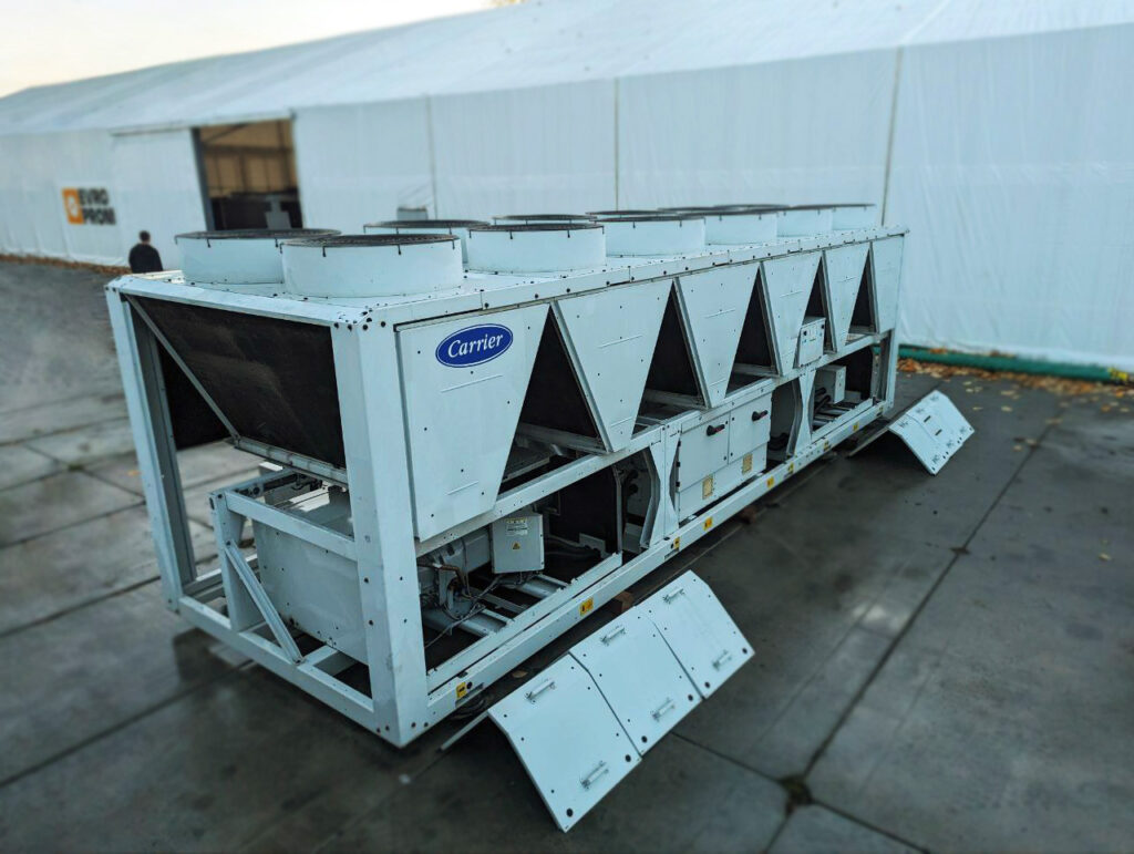 Чіллер CARRIER 30XA 674 кВт