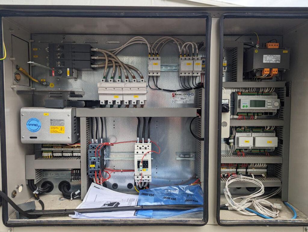 KALTWASSERSATZ DAIKIN EWAQ140G 139 kW